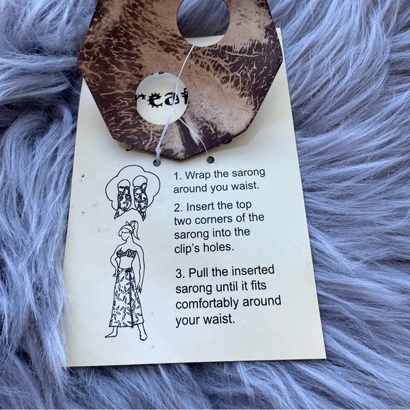 Hand Made Hawaiian Wooden Sarong Clip - Picture 3 of 8